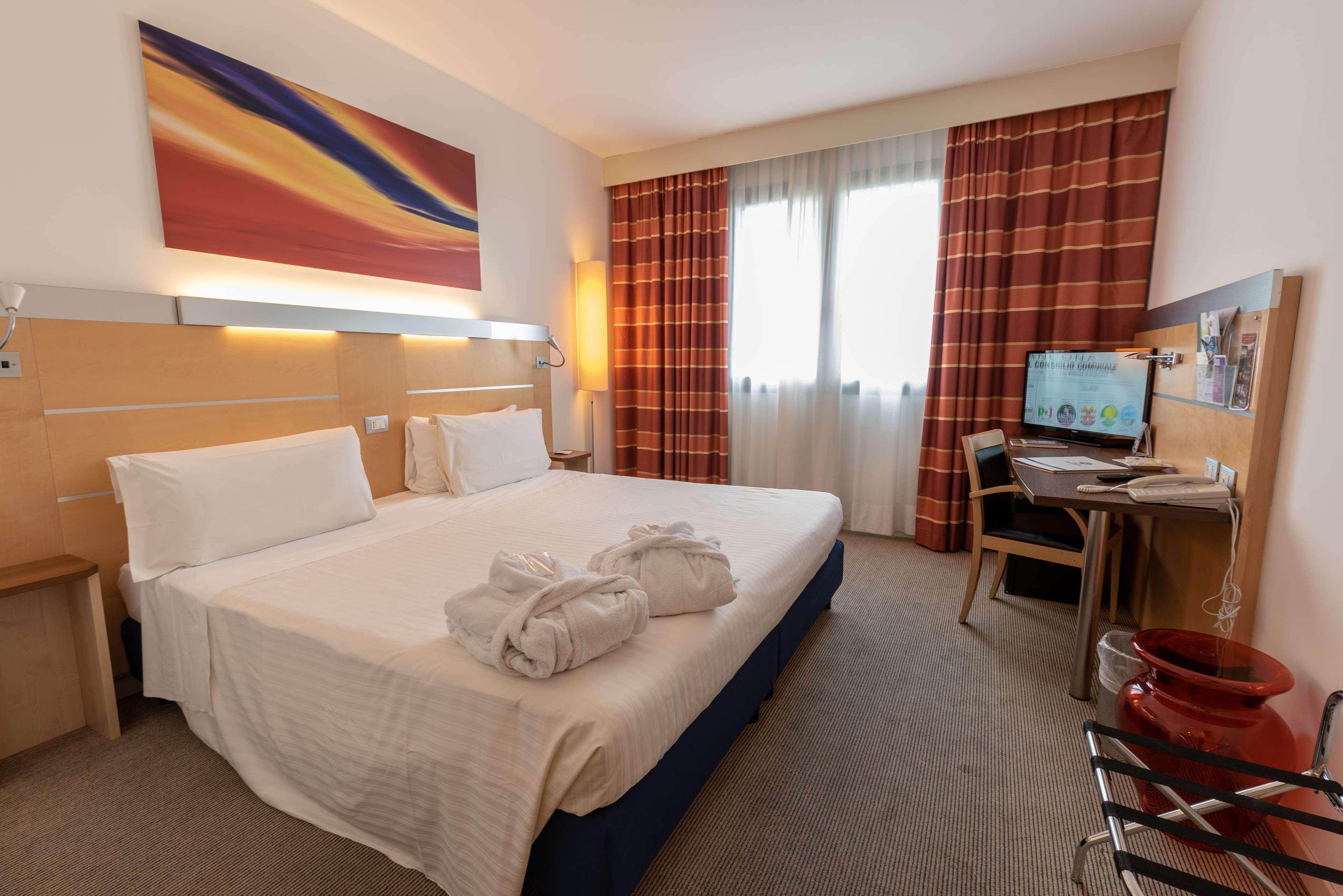Best Western Palace Inn Hotel Ferrara Esterno foto